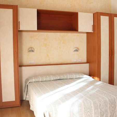 Hotel Turismo Римини Екстериор снимка