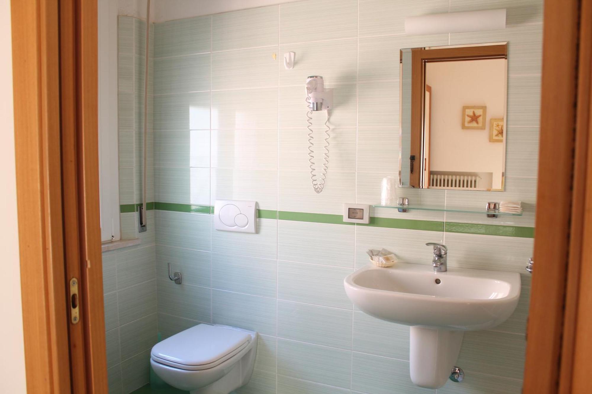 Hotel Turismo Римини Екстериор снимка