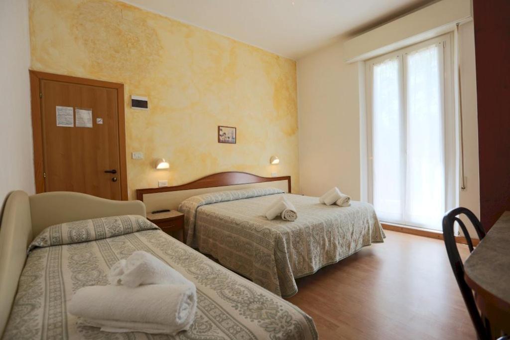 Hotel Turismo Римини Екстериор снимка