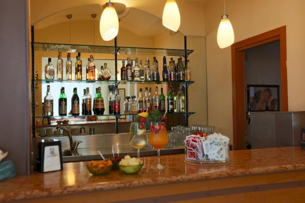 Hotel Turismo Римини Екстериор снимка